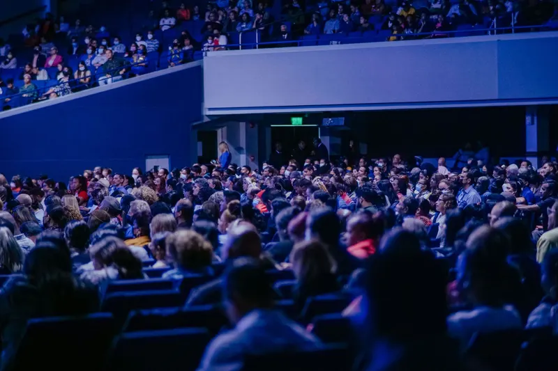 5,000 Young People Gather at Revolución Conference