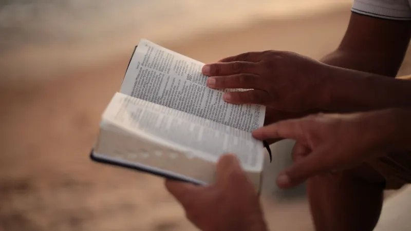 Algeria detains 12 Christians for unauthorized worship