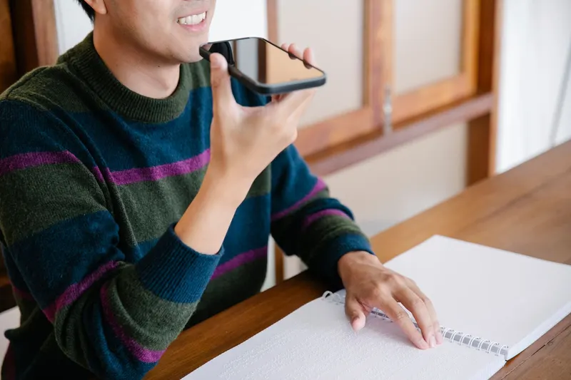 WhatsApp tests offline dictation