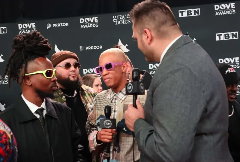 No Label, With Dove: indie tribe Wins for ROB HELL