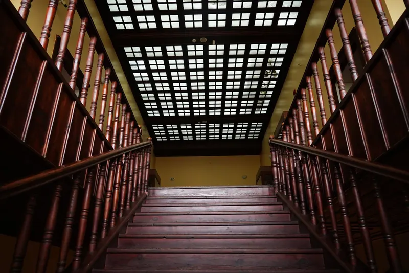 Howerton uses ladders in sermon, faces criticism